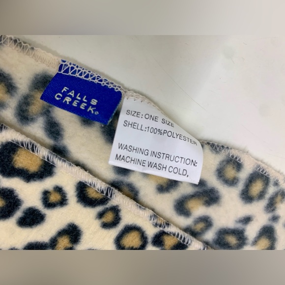 Women’s One Size Matching Set Fleece Leopard Print Beanie Hat & Scarf - Picture 8 of 10